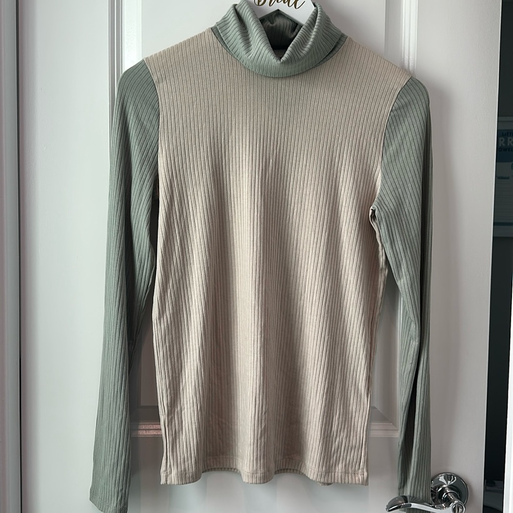 NWT Madewell Green And Taupe Turtleneck Long Sleeve Shirt